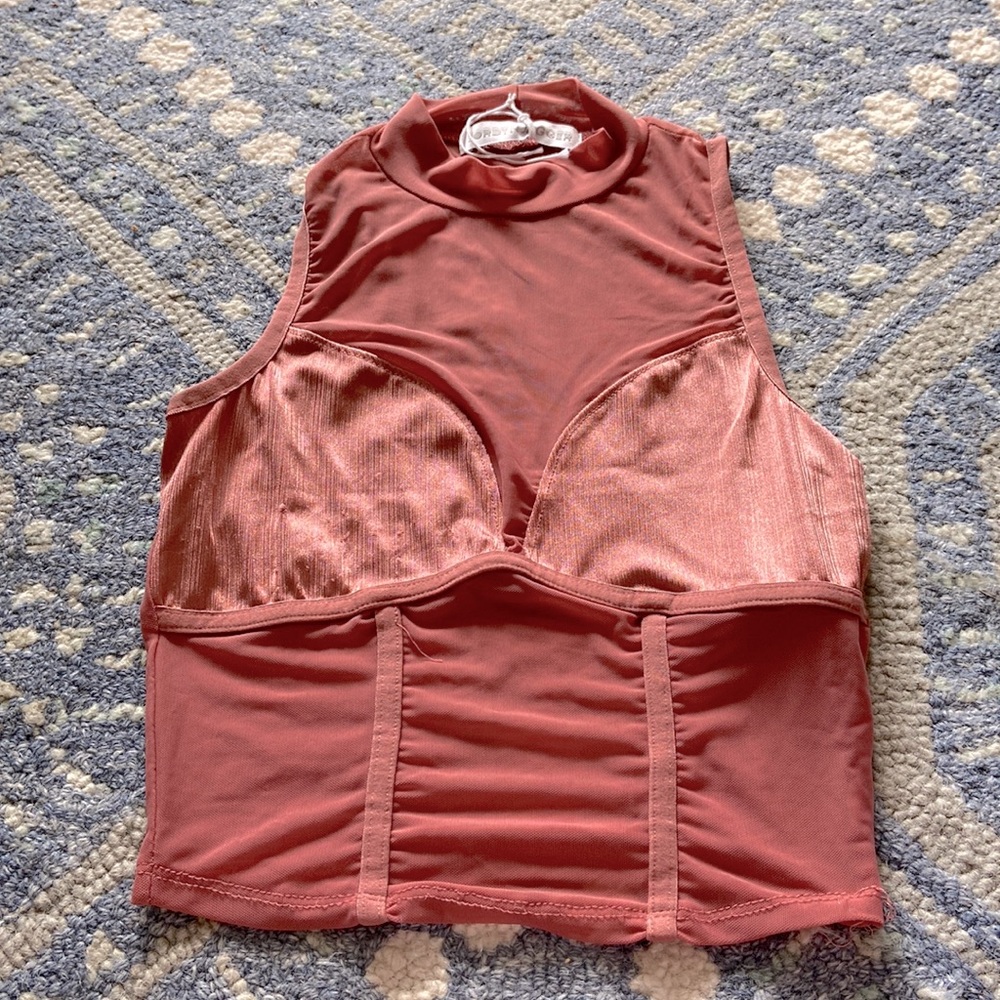 Mesh tank with silky fabric on bust